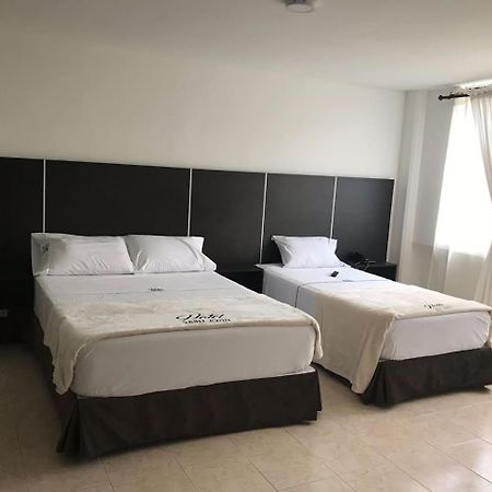 Hotel Saint John Medellín Eksteriør bilde