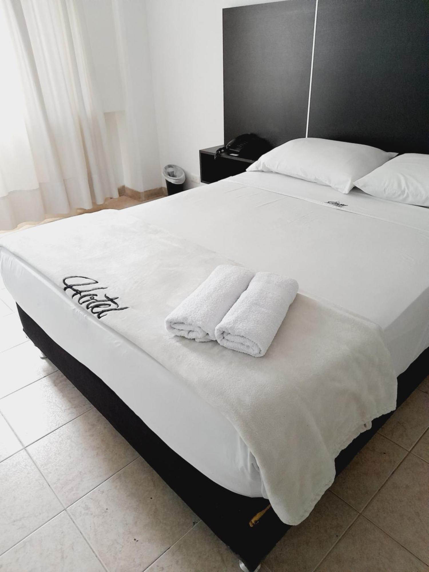Hotel Saint John Medellín Eksteriør bilde